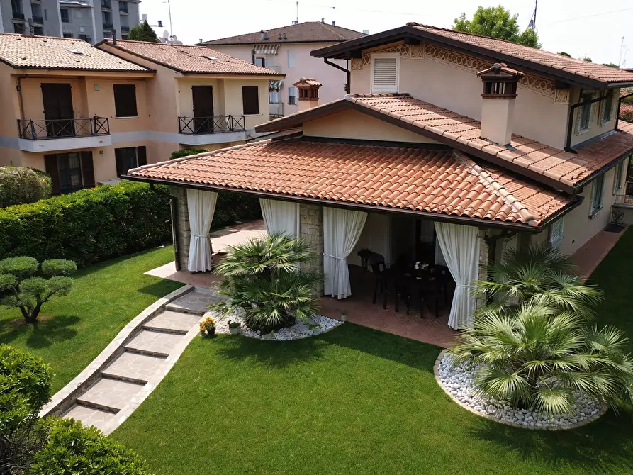 Immagine 2 di Villa in vendita  in Via Cattarello, 1/a a Chiari