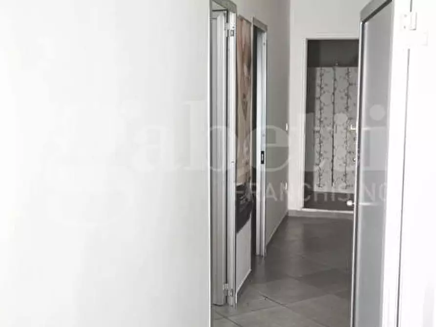 Immagine 7 di Negozio in affitto  in Via Virgilio, 3 a Sant'arpino