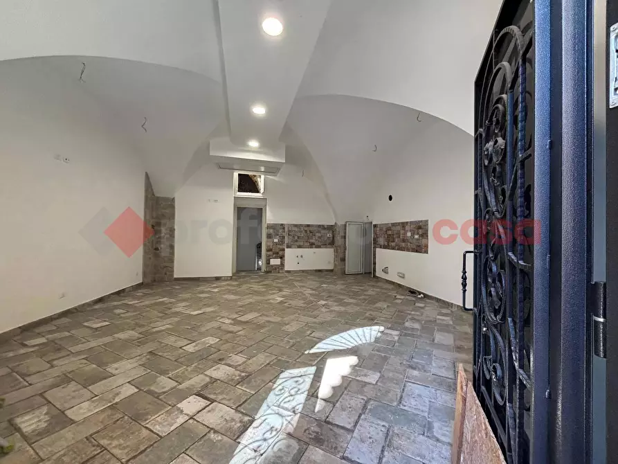 Immagine 31 di Negozio in vendita  in Via moele tosi, 2 a Paliano