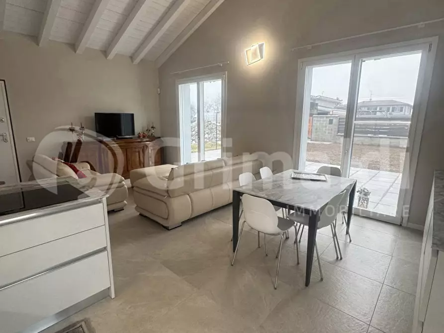 Immagine 1 di Villa in vendita  in Via de Gasperi, Snc a Castiraga Vidardo