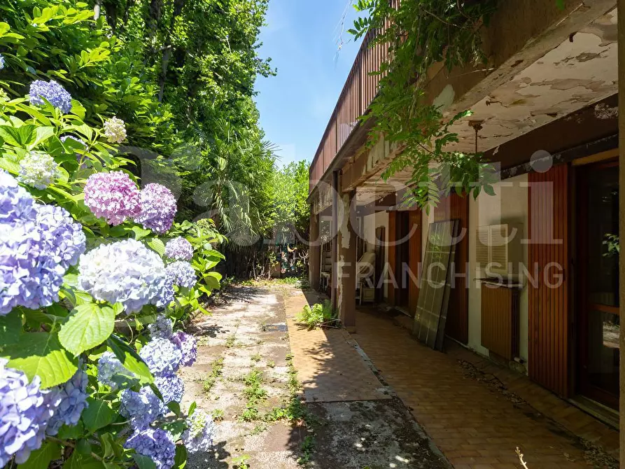 Immagine 37 di Villa in vendita  in Via Manara, 46 a Lesmo