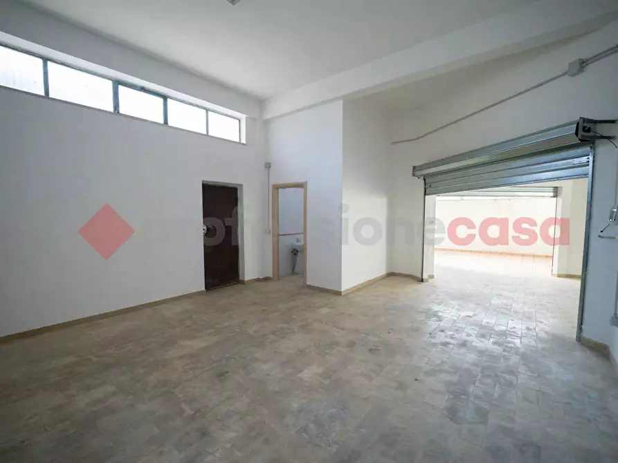 Immagine 25 di Negozio in vendita  in Via Casilina 62, 138 a Anagni