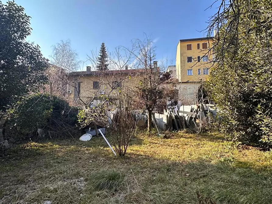Immagine 3 di Palazzo in vendita  in Via DE GASPERI a Legnano