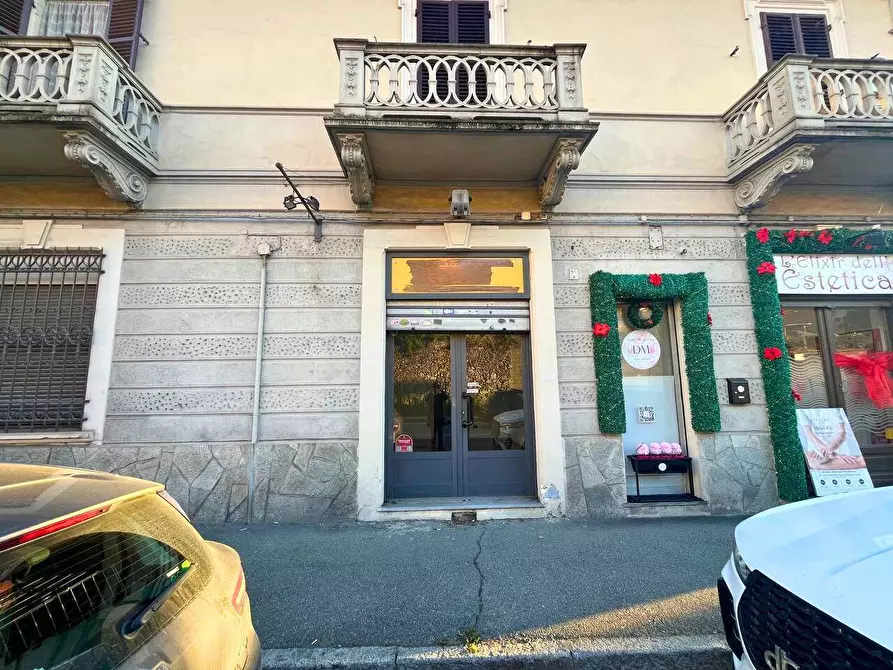 Immagine 1 di Attività commerciale in vendita  in Via Cavour, 66/A a Moncalieri