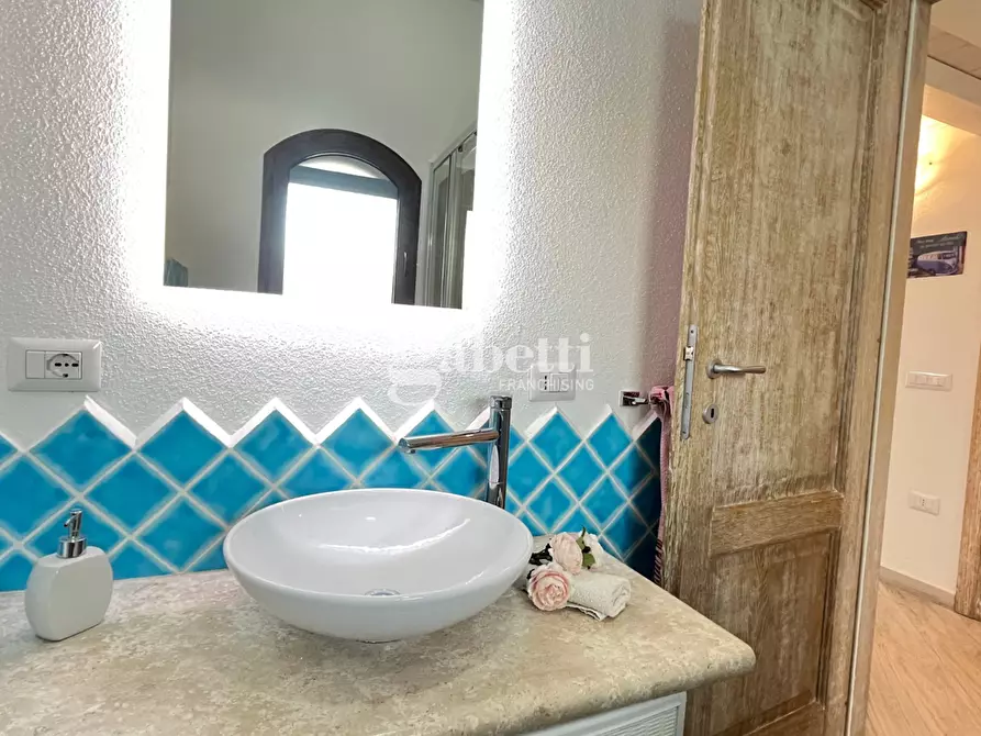 Immagine 18 di Villetta a schiera in vendita  in Via Macomer, 12 a Budoni