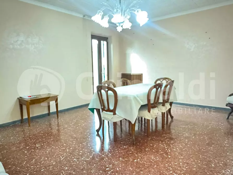 Immagine 3 di Appartamento in vendita  in Via Dei Rangoni, 56 a Roma