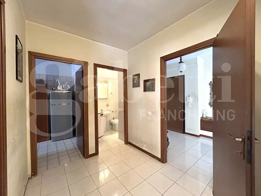 Immagine 14 di Appartamento in vendita  in Via di Decima, 256 a Roma