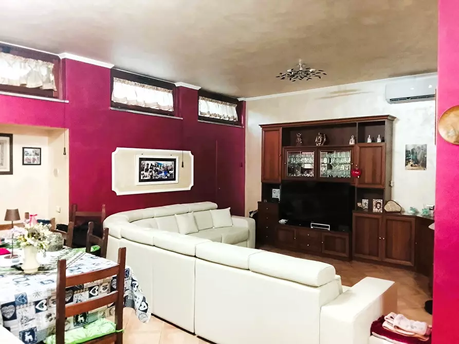 Immagine 3 di Villetta a schiera in vendita  in Via Cassaro, 88 a Roma