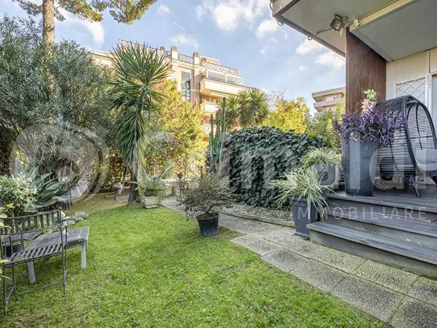Immagine 3 di Appartamento in vendita  in Via dei Faggella, 10 a Roma