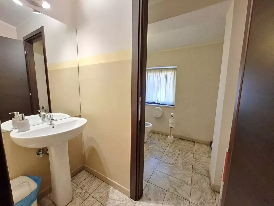 Immagine 11 di Ufficio in affitto  in Via Carlo Cattaneo, 86 a Sora