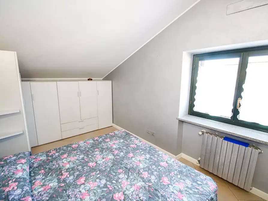 Immagine 9 di Attico in vendita  in Via Manzoni a Bosconero