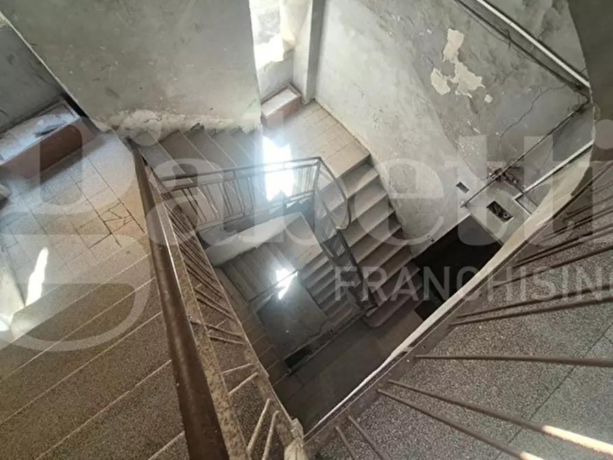 Immagine 5 di Appartamento in vendita  in Vico Pace ai tribunali a Napoli