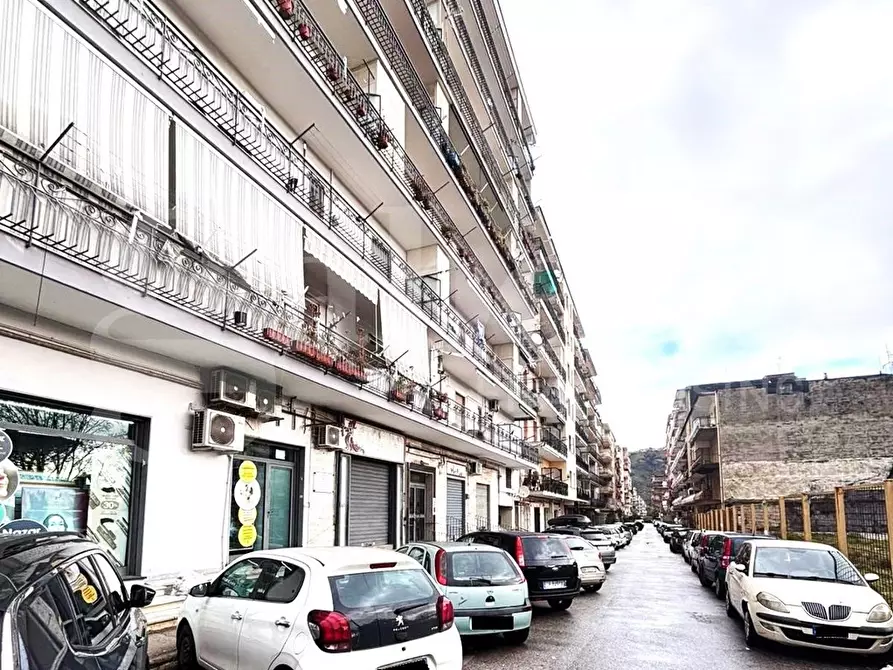 Immagine 11 di Negozio in vendita  in Via Aida, 51 a Napoli
