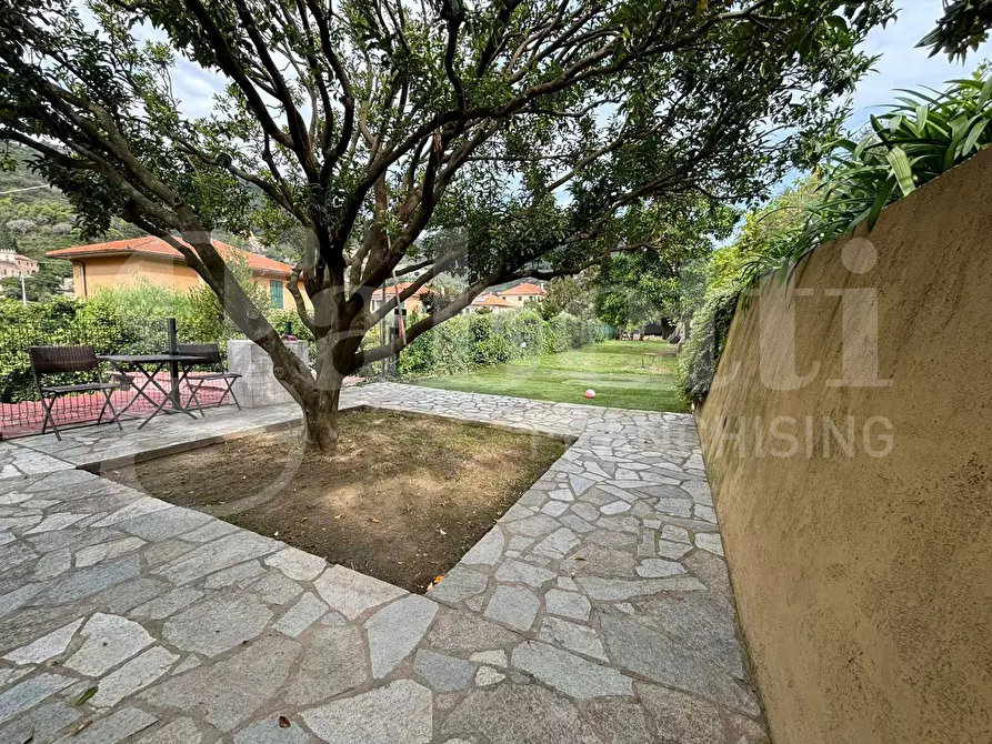 Immagine 7 di Appartamento in vendita  in Via Calvisio a Finale Ligure