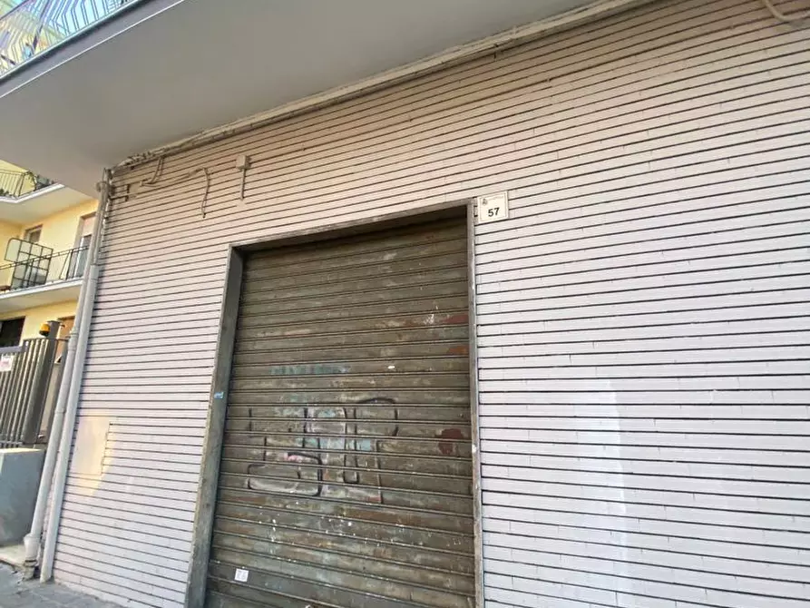 Immagine 3 di Negozio in vendita  in Via Mario Recanati, 55 a San Giorgio A Cremano