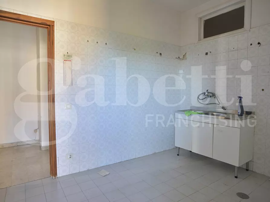 Immagine 30 di Appartamento in vendita  in Viale delle Repubblica, 60 a Bari