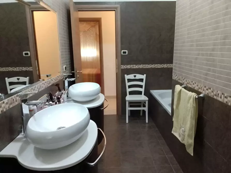 Immagine 19 di Appartamento in vendita  in Piazza BRODOLINI, 215 a Taranto