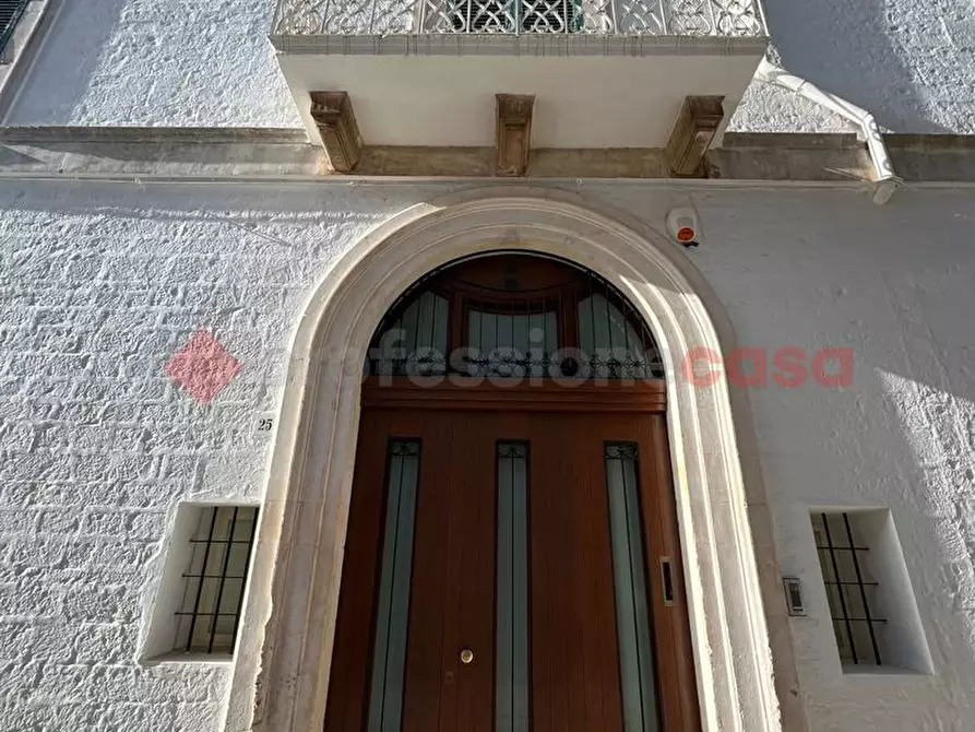 Immagine 2 di Casa indipendente in vendita  in Piazza Re Ferdinando IV di Borbone, 22 a Alberobello