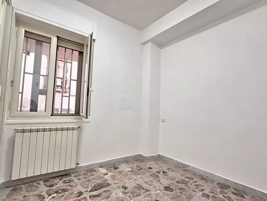 Immagine 9 di Appartamento in affitto  in Via Carriera Grande a Napoli