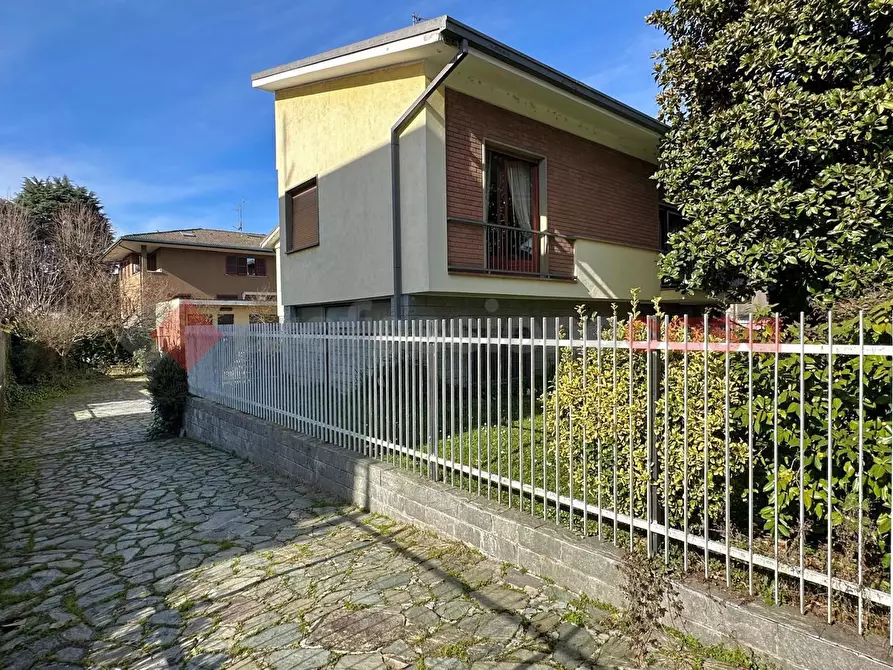 Immagine 16 di Villa in vendita  in Via Delle Robinie a Opera
