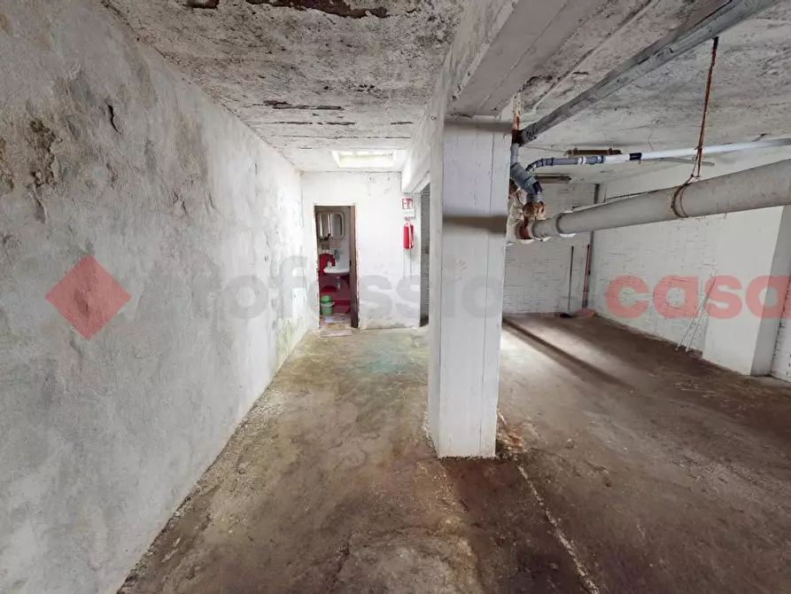 Immagine 18 di Box auto in vendita  in Via dei Castiglioni a Roma