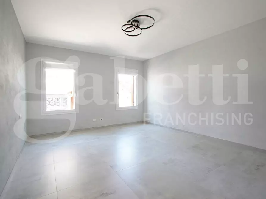 Immagine 14 di Casa bifamiliare in vendita  in Viale Giuseppe Garibaldi, . a Venezia