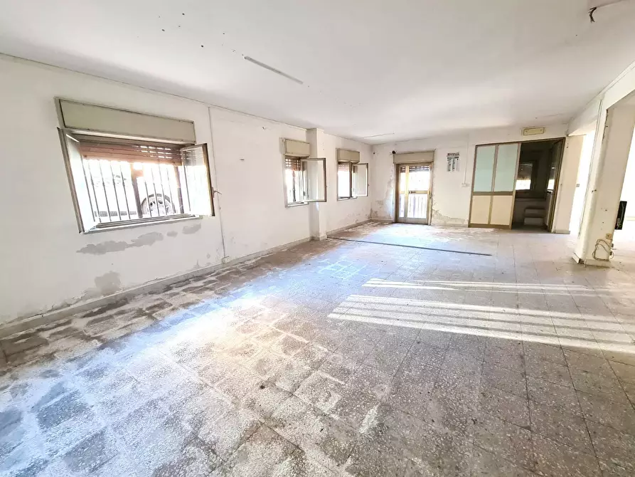 Immagine 13 di Magazzino in vendita  in Via Dei Piccioni, 40 a Catania
