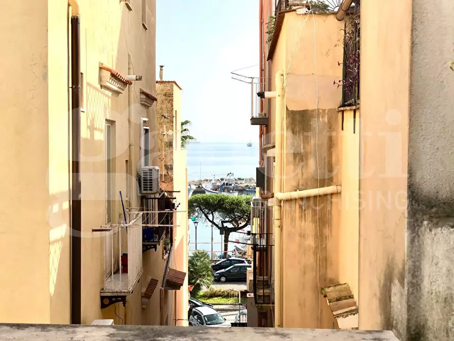 Immagine 25 di Palazzo in vendita  in Via Indipendenza, 352 a Gaeta