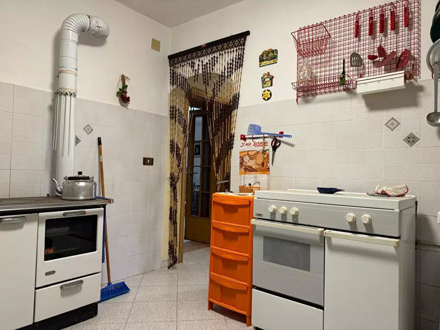 Immagine 4 di Appartamento in vendita  in Via Oberdan, 2 a Sorano