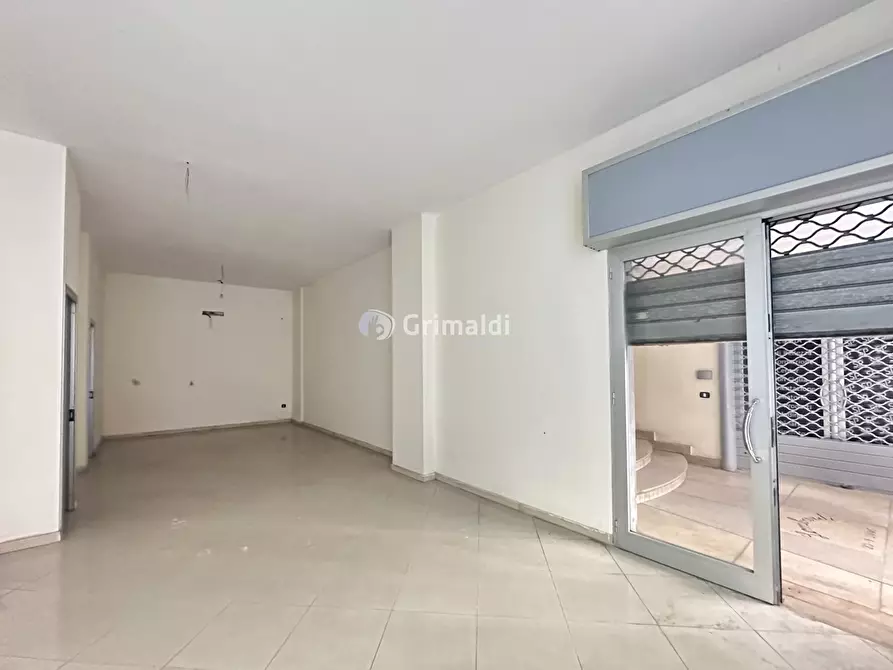 Immagine 4 di Negozio in vendita  in Via Del Pennino, 23 a Acerra