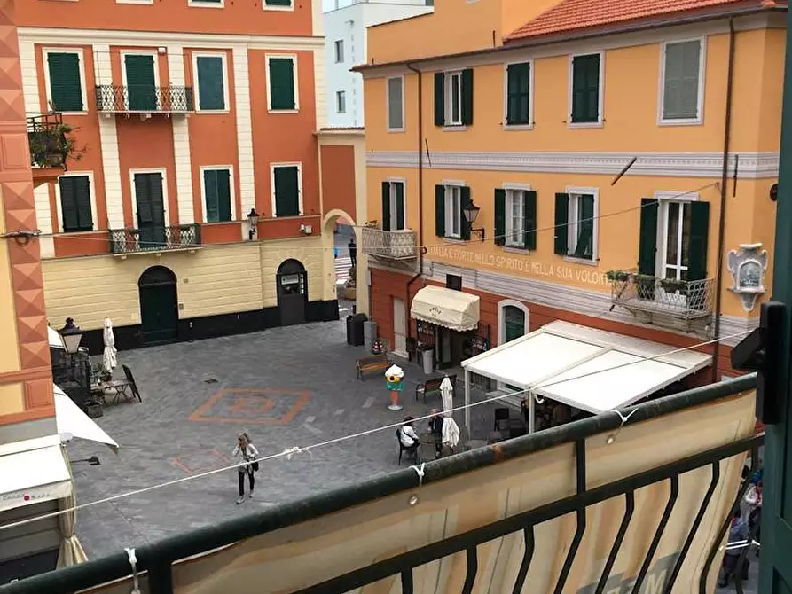 Immagine 1 di Appartamento in vendita  in Piazza Rocca a Loano