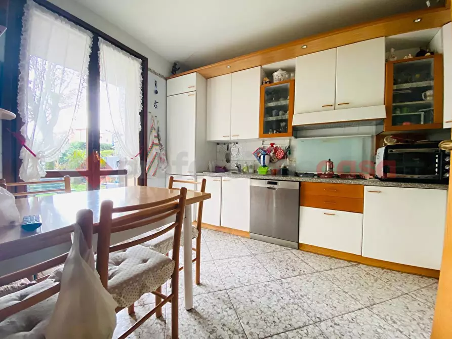 Immagine 8 di Villetta a schiera in vendita  in Via salvo d'acquisto, 13 a Casalgrande