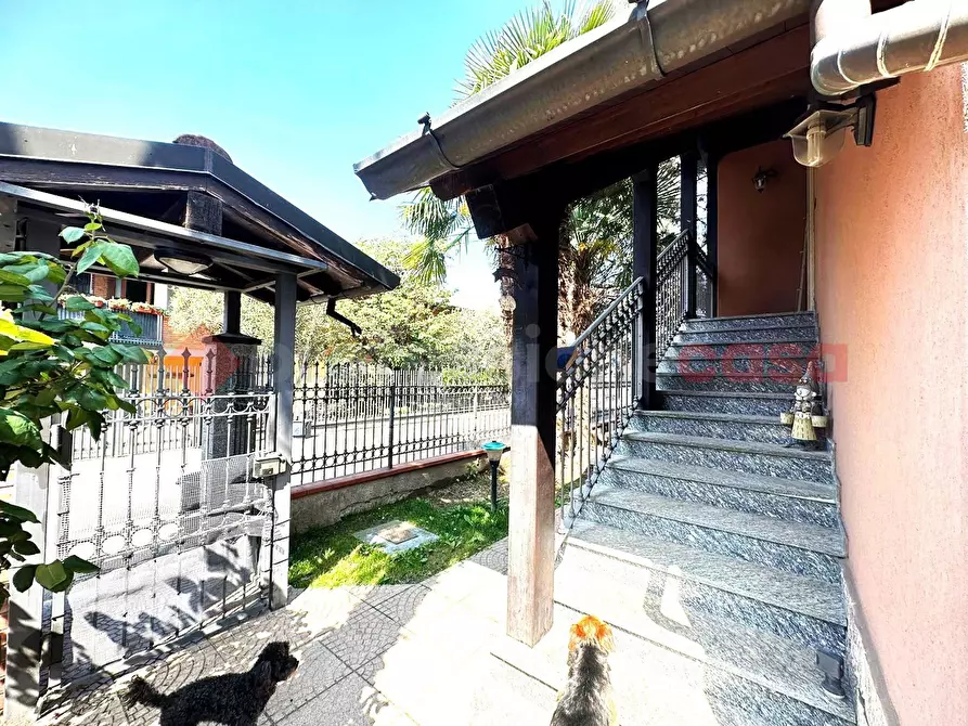 Immagine 7 di Appartamento in vendita  in Via cavour, 8 a Locate Di Triulzi