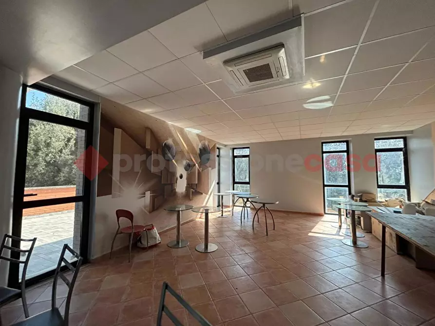 Immagine 9 di Negozio in affitto  in Via Anticolana, 2 a Anagni