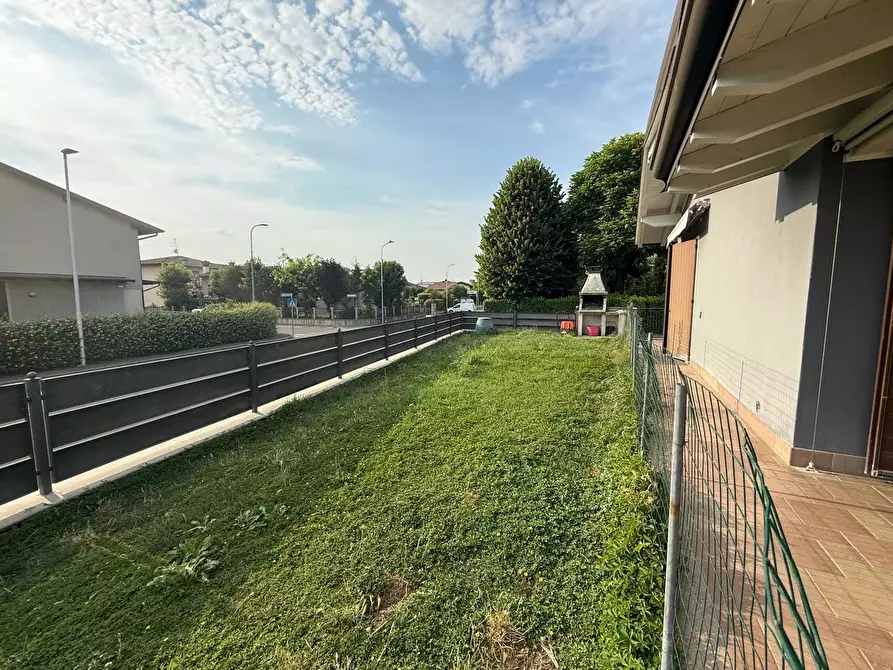 Immagine 4 di Villa in vendita  in Via C.A. DALLA CHIESA, 45 a Trenzano