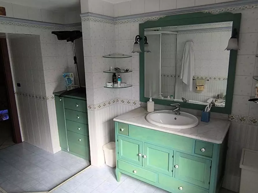 Immagine 43 di Appartamento in vendita  in Via Foria a Napoli