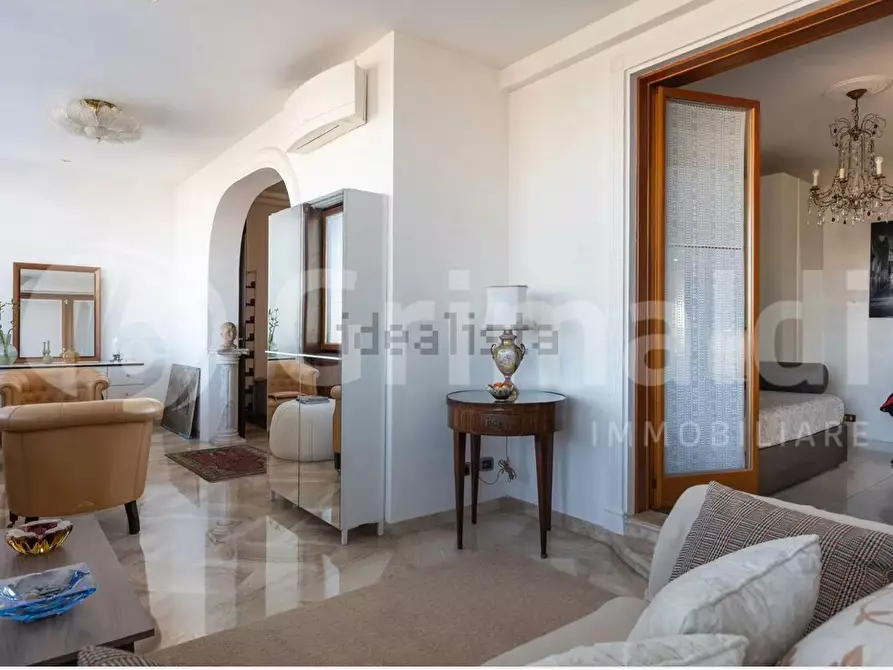 Immagine 13 di Appartamento in vendita  in Via dell' Orsa Maggiore a Roma
