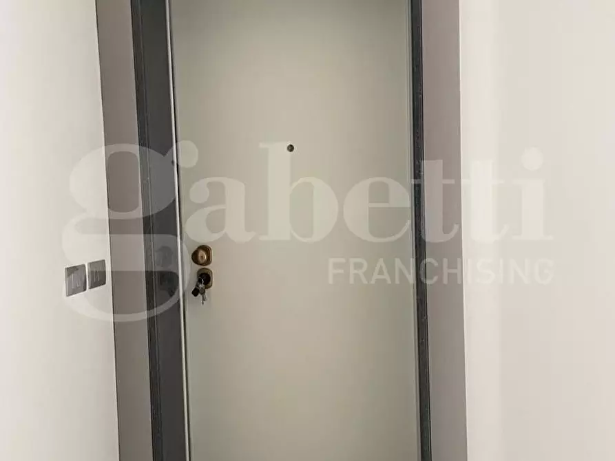 Immagine 2 di Appartamento in vendita  in Via nazionale appia a Curti