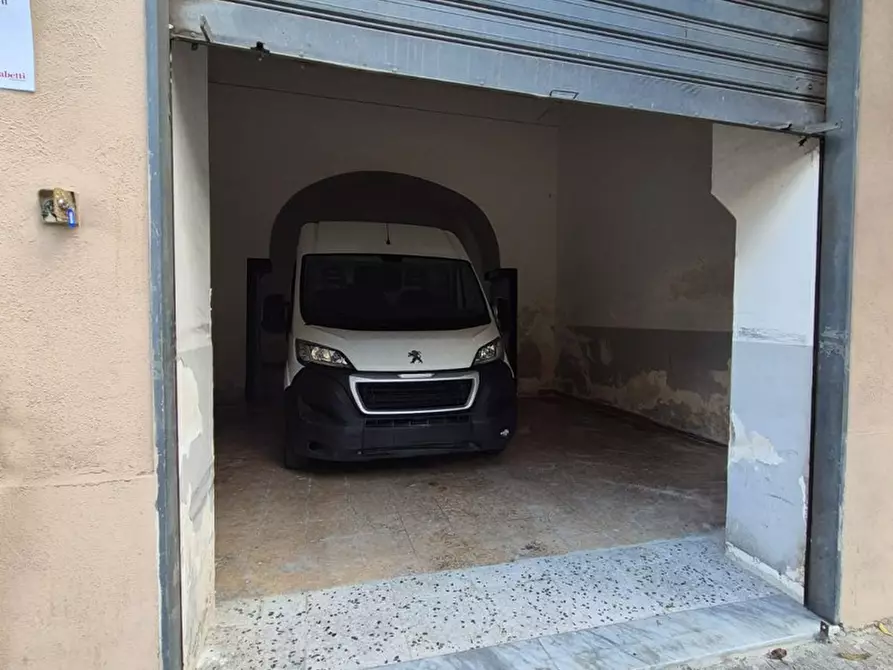 Immagine 1 di Magazzino in affitto  in Via Sant Alfonso de liguori, 71 a Torre Annunziata