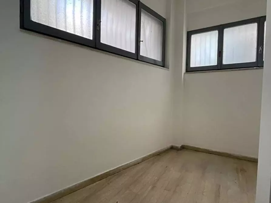 Immagine 5 di Negozio in vendita  in Via BOTTASSO, 5 a Terracina