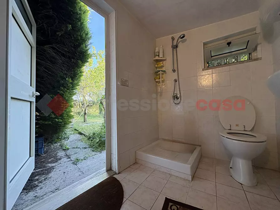 Immagine 31 di Baita in vendita  in Viale EUROPA, 267 a Terracina