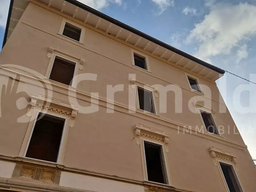 Immagine 1 di Ufficio in vendita  in Via Pelliccia, 2 a Carrara