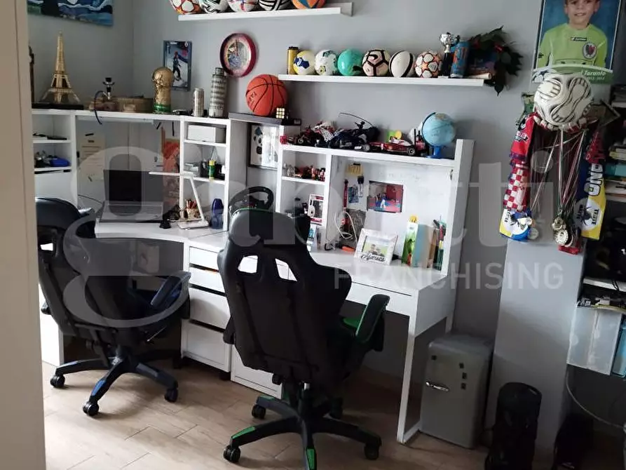 Immagine 17 di Appartamento in vendita  in Piazza SANDRO PERTINI, 5 a Taranto