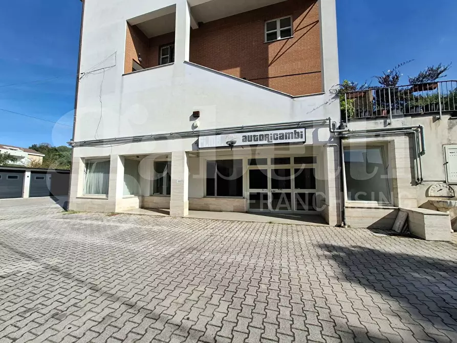 Immagine 6 di Negozio in affitto  in Via Zotone, 45 a Atina