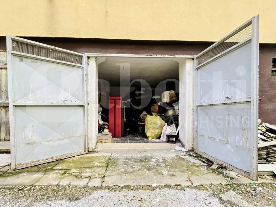 Immagine 4 di Box auto in vendita  in Corso Garibaldi, 89 a Colleferro