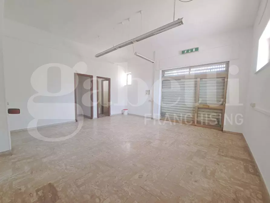 Immagine 4 di Attività commerciale in vendita  in Via delle murene, 11 a Ardea