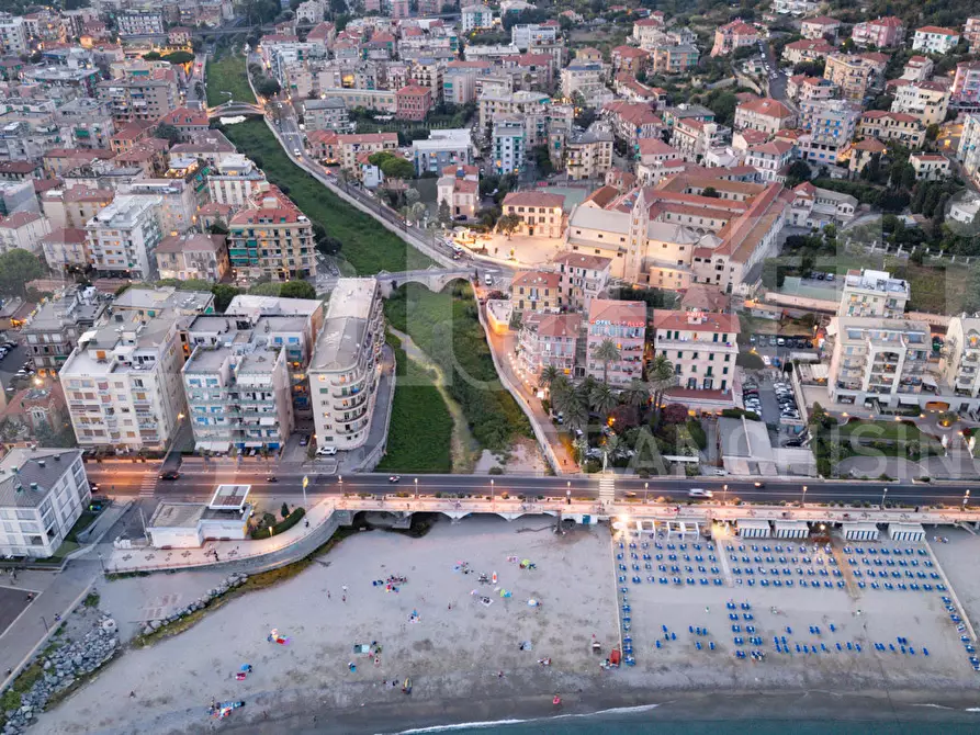 Immagine 15 di Appartamento in vendita  in Via Calvisio a Finale Ligure