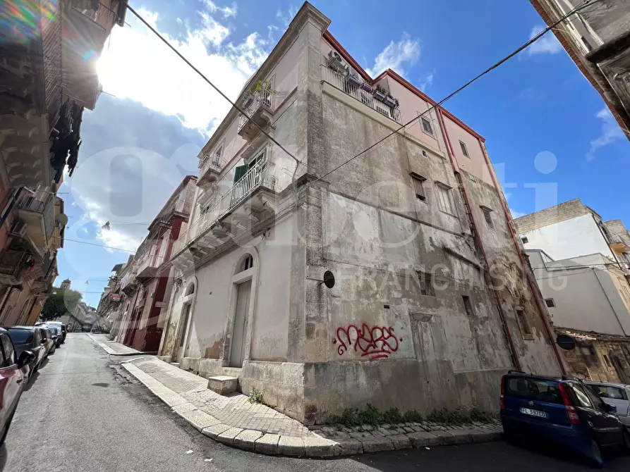 Immagine 49 di Appartamento in vendita  in Via Traspontino, 11 a Ragusa