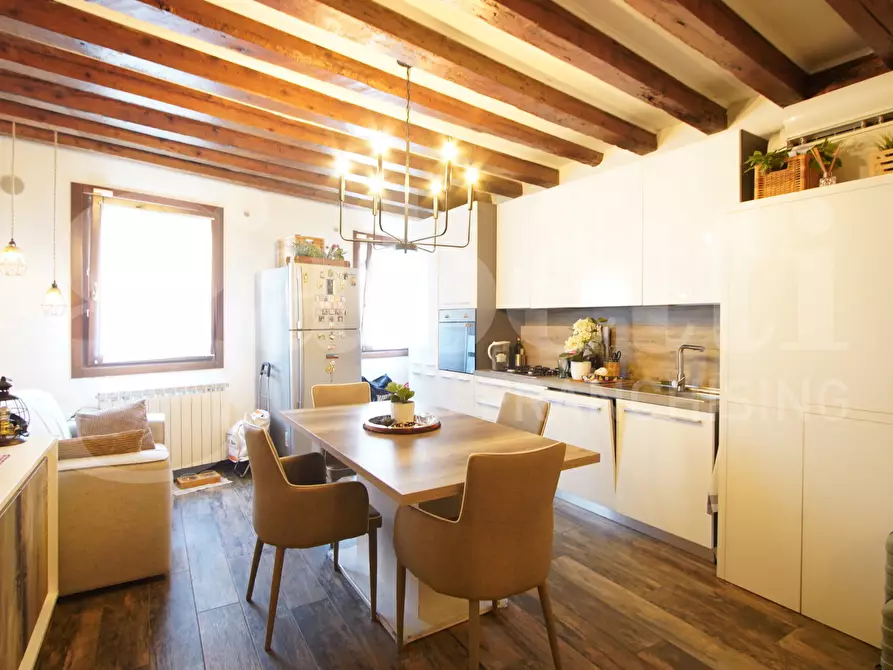 Immagine 4 di Appartamento in vendita  in Via Cannaregio, . a Venezia