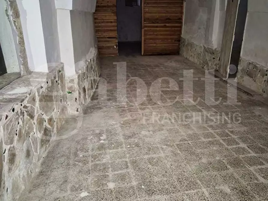 Immagine 12 di Box auto in vendita  in Via Roma a Ostuni